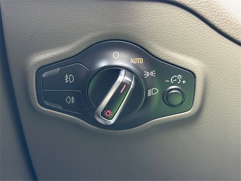 Used 2017 Audi Q5 2.0T Premium Plus w/ Technology Package image 20