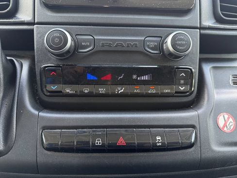 Used 2025 RAM ProMaster 3500 w/ Convenience Group FWD image 25