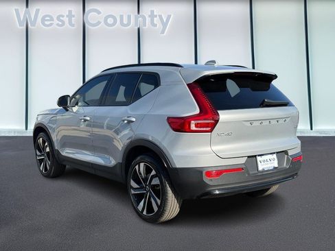 Certified 2023 Volvo XC40 B5 Ultimate w/ Protection Package Premier image 7
