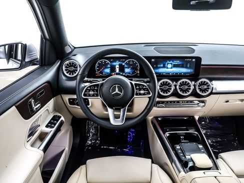 Used 2022 Mercedes-Benz GLB 250 image 6