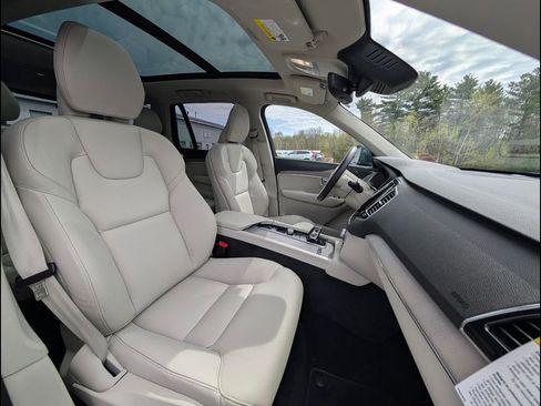 Certified 2024 Volvo XC90 T8 Plus AWD/4WD image 22