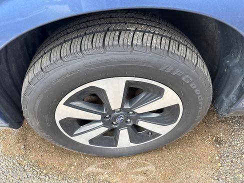 Used 2017 Subaru Forester 2.5i w/ Alloy Wheel Package AWD/4WD image 6