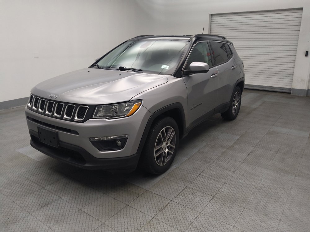 Used 2018 Jeep Compass Latitude w/ Popular Equipment Group FWD image 2