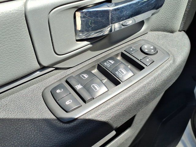 Used 2021 RAM 1500 Classic SLT AWD/4WD image 18