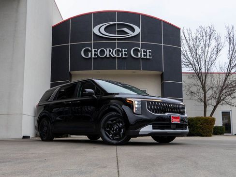 New 2026 Kia Carnival image 1