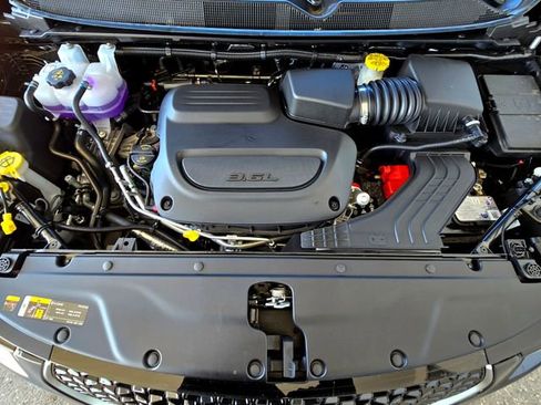 New 2026 Chrysler Pacifica Pinnacle image 31