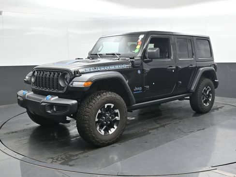 Used 2024 Jeep Wrangler Unlimited Rubicon 4xe w/ Technology Group AWD/4WD image 7