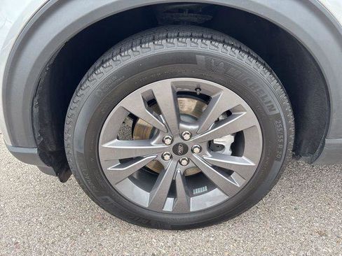 Used 2022 Ford Explorer XLT w/ Equipment Group 202A AWD/4WD image 10