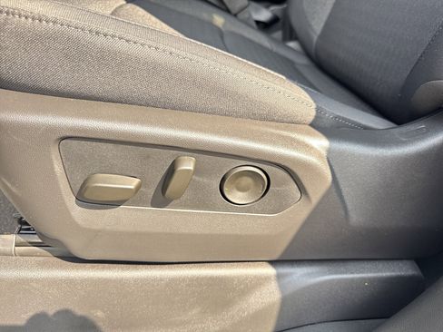 New 2025 GMC Sierra 2500 SLE w/ SLE Value Package; image 15