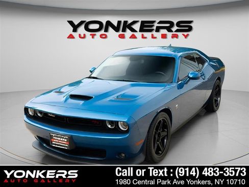Used 2023 Dodge Challenger R/T Scat Pack w/ Plus Package image 2