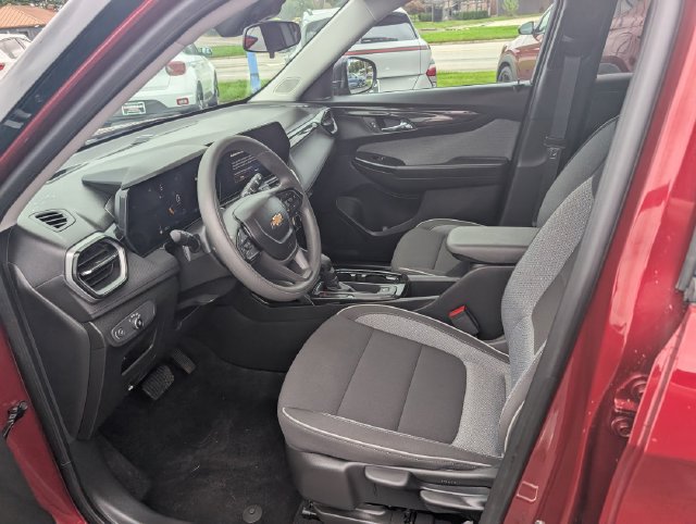 Used 2024 Chevrolet TrailBlazer LS w/ LS Convenience Package FWD image 13