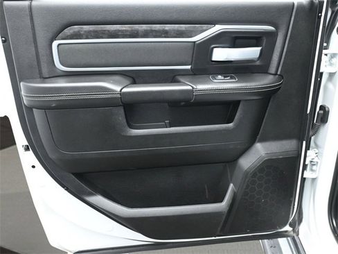 Used 2024 RAM 3500 Big Horn image 12