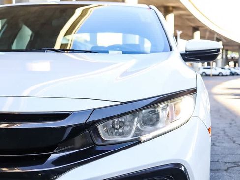 Used 2017 Honda Civic Sport image 7