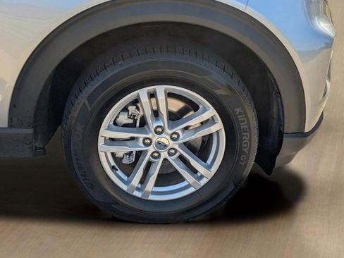 Used 2024 Ford Explorer XLT w/ Equipment Group 202A image 30