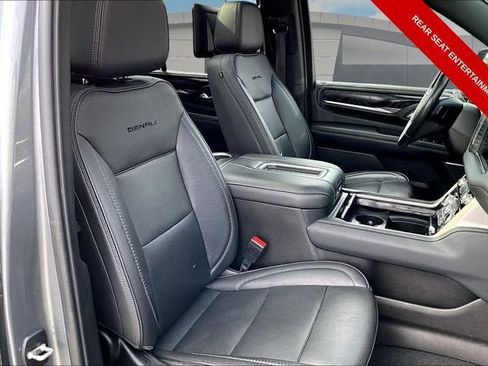 Used 2021 GMC Yukon Denali w/ Denali Premium Package AWD/4WD image 9