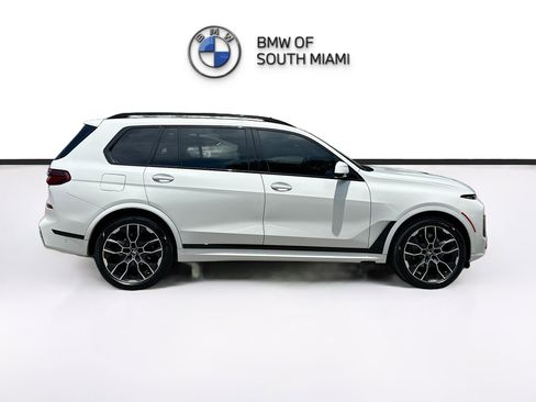 Used 2023 BMW X7 xDrive40i w/ M Sport Package AWD/4WD image 8