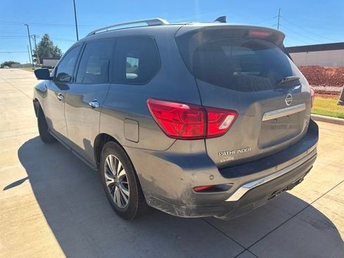 Used 2020 Nissan Pathfinder SL AWD/4WD image 8