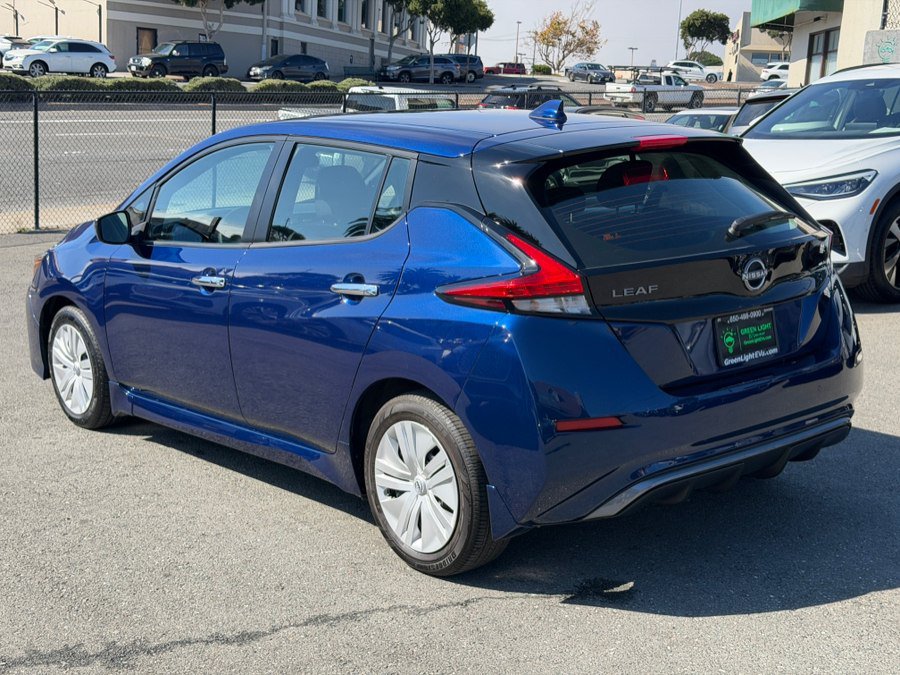 Used 2025 Nissan Leaf S FWD image 7