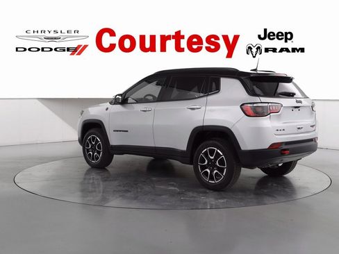 Certified 2024 Jeep Compass Trailhawk image 7