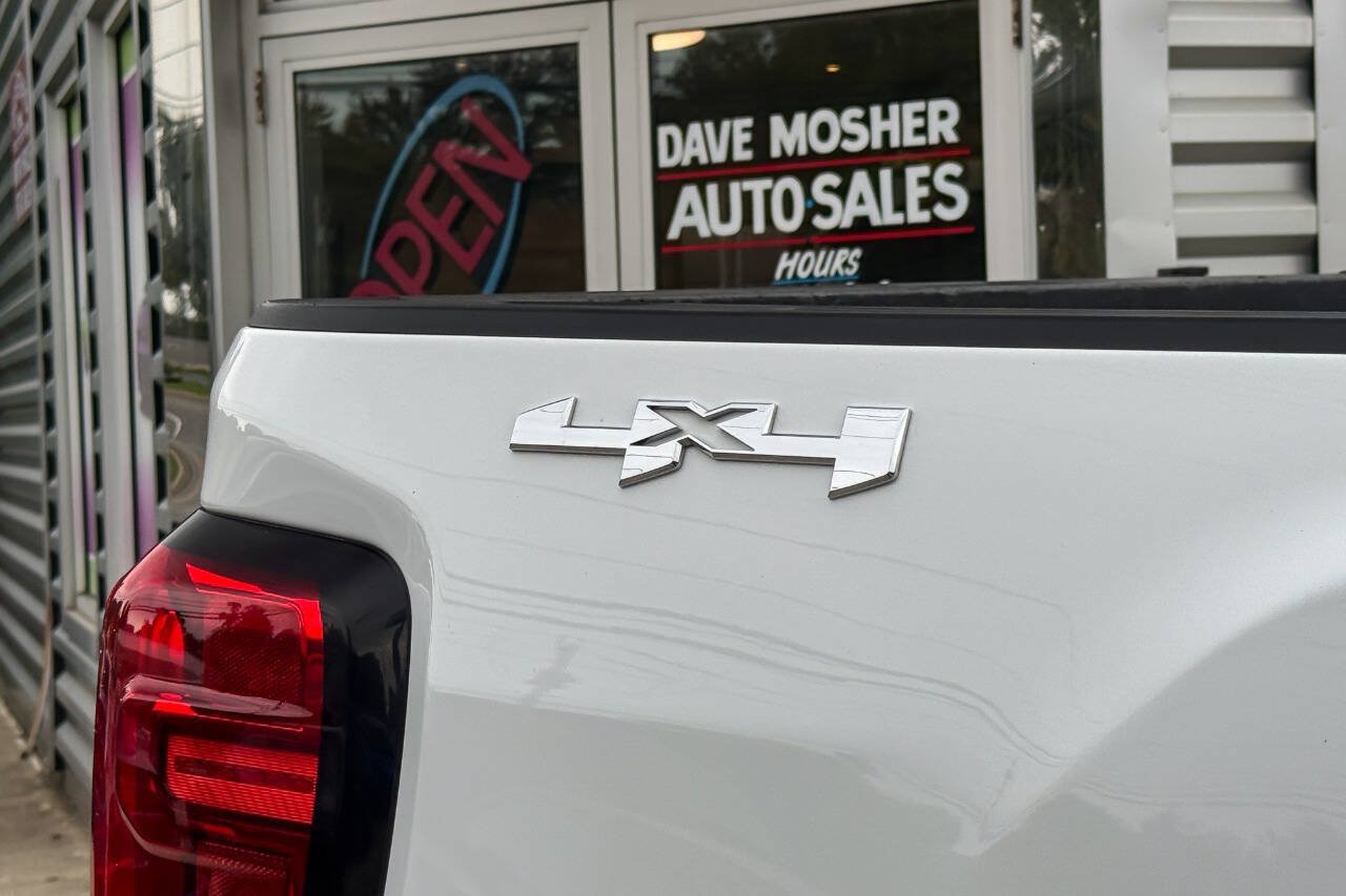 Used 2024 GMC Sierra 3500 Pro AWD/4WD image 19