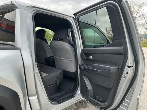 Used 2024 Toyota Tacoma TRD Off-Road image 18