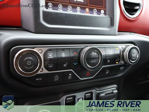 Used 2018 Jeep Wrangler Unlimited Rubicon w/ Cold Weather Group image 35