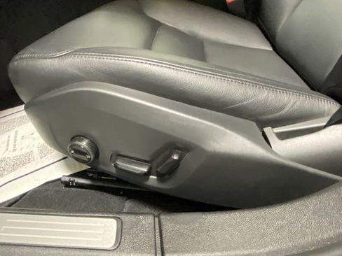 Certified 2025 Volvo S60 B5 Core image 12