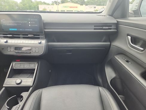 Used 2024 Hyundai Kona Limited AWD/4WD image 11