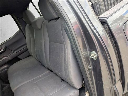 Used 2017 Toyota Tacoma TRD Off-Road image 16