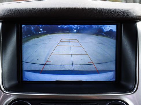 Used 2019 Chevrolet Tahoe LT image 9