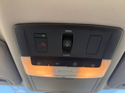 Used 2024 Nissan Altima 2.5 SR w/ SR Premium Package FWD image 21