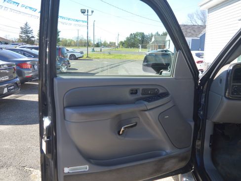 Used 2003 GMC Yukon Denali image 20