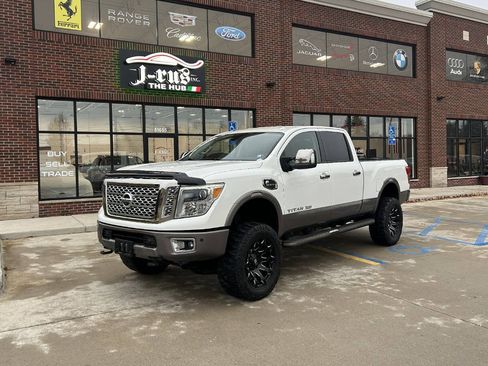 Used 2016 Nissan Titan Platinum Reserve image 2