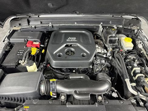 Used 2021 Jeep Wrangler Unlimited Sahara AWD/4WD image 34