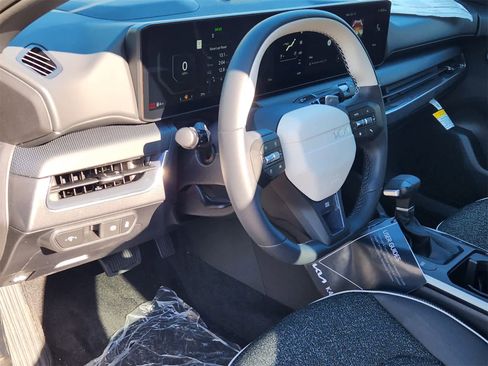 New 2025 Kia K4 GT-Line w/ GT-Line Sunroof Package image 2