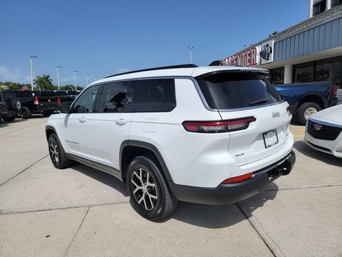 Used 2024 Jeep Grand Cherokee L Limited AWD/4WD image 3