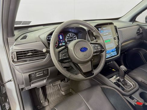 Used 2025 Subaru Forester Touring AWD/4WD image 16