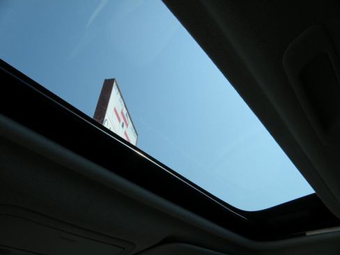 Used 2010 Subaru Forester 2.5X Premium image 10