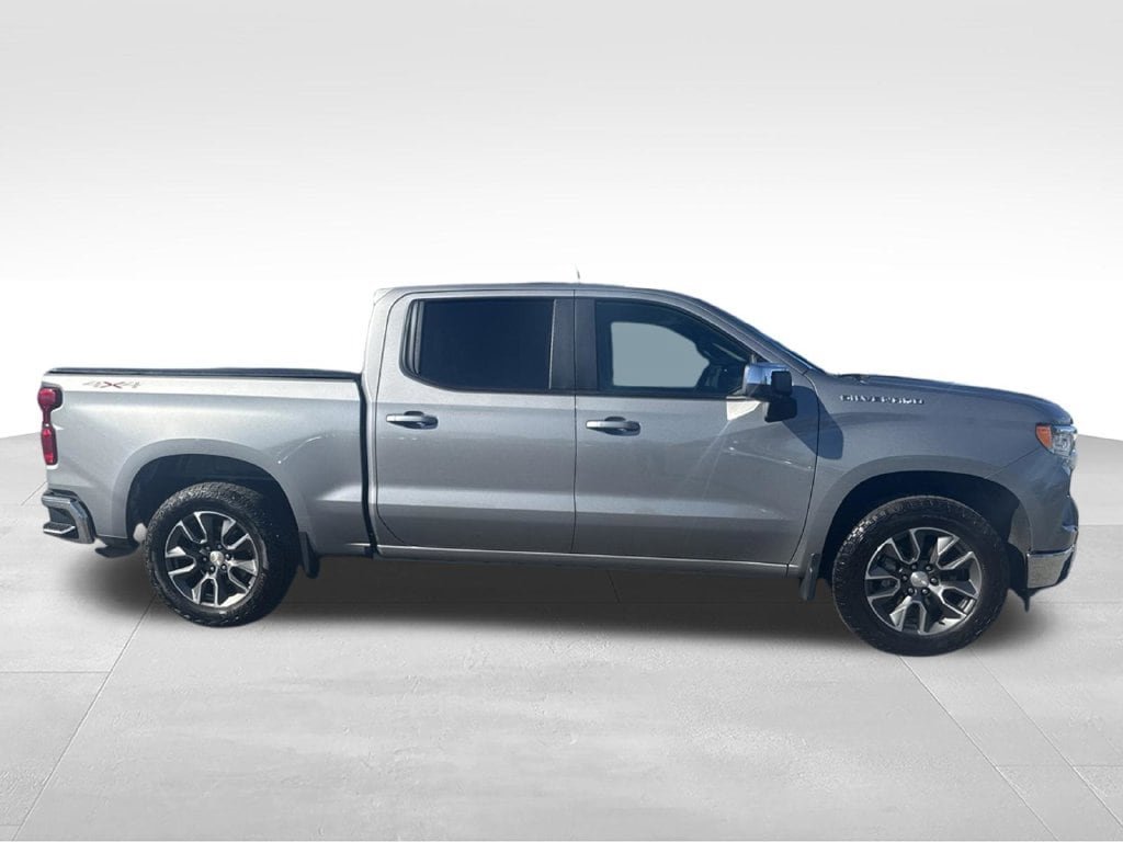 Used 2024 Chevrolet Silverado 1500 LT AWD/4WD image 2