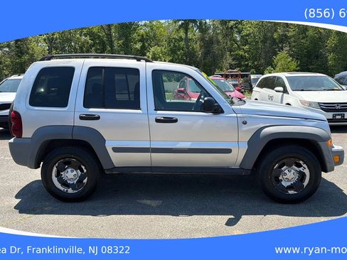 Used 2005 Jeep Liberty Sport AWD/4WD image 4