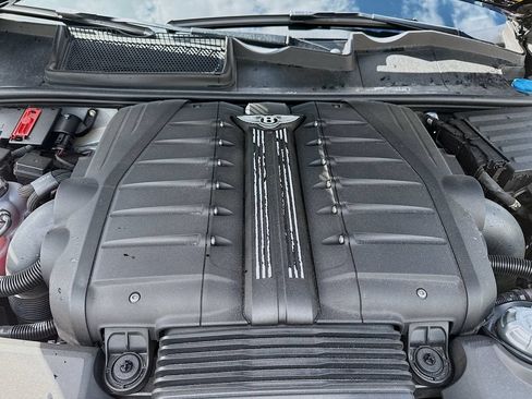 Used 2018 Bentley Bentayga AWD/4WD image 33