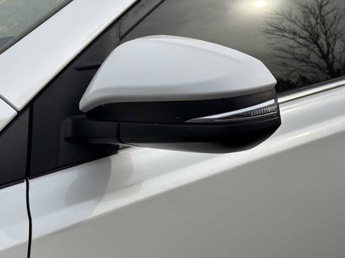 Used 2018 Toyota RAV4 Limited image 34