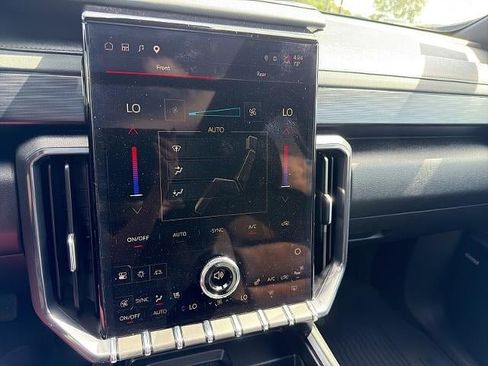 Used 2025 GMC Acadia AT4 w/ Luxury Package AWD/4WD image 36