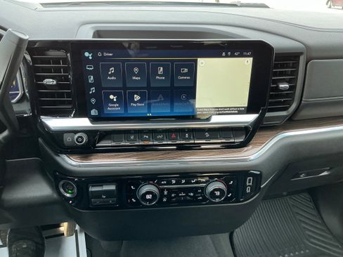 Used 2024 Chevrolet Silverado 2500 LT w/ Z71 Sport Edition image 7