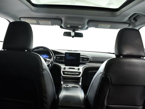 Used 2022 Ford Explorer XLT w/ Equipment Group 202A image 17