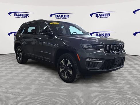 Used 2023 Jeep Grand Cherokee 4WD 4xe image 3