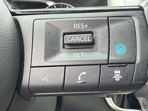Used 2023 Nissan Rogue SL FWD image 26