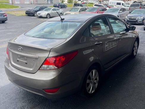 Used 2012 Hyundai Accent GLS w/ Premium Pkg 3 FWD image 4