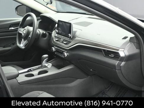 Certified 2025 Nissan Altima 2.5 SV image 6