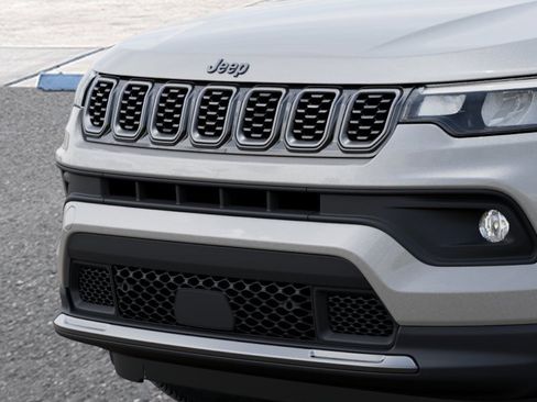 New 2026 Jeep Compass Latitude image 11